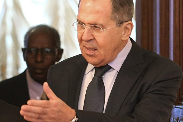 Lavrov: Irak'a IŞİD'le mücadelede destek isterse hazırız