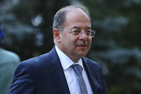 Bakan Akdağ: Altın çizmelerimi gördün mü?