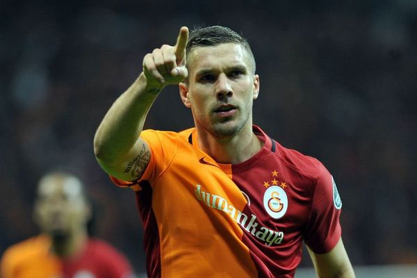 Podolski yine kararsız kaldı