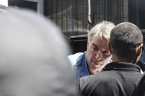 Eski milyarder cezaevinde