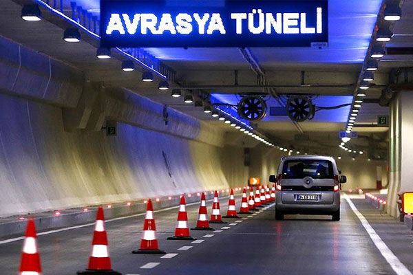 Avrasya Tüneli 24 saat hizmet vermeye başladı