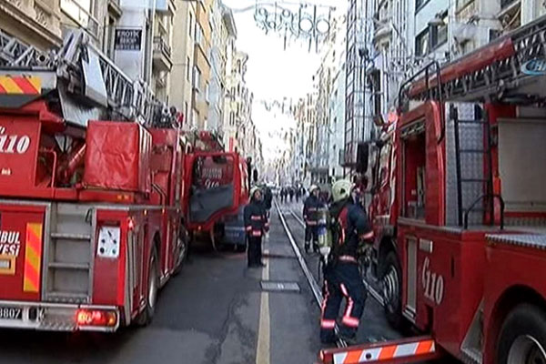 Taksim’de yangın paniği