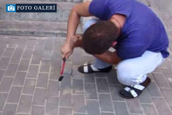 Rusya'da akılalmaz olay! Kaldırım taşlarını sökünce...