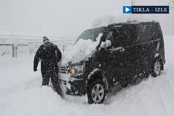 Rize’de kar hayatı felç etti