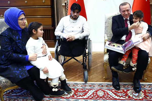 Suriyeli 'Gözyaşı' ve babası Cumhurbaşkanlığı Külliyesi'nde