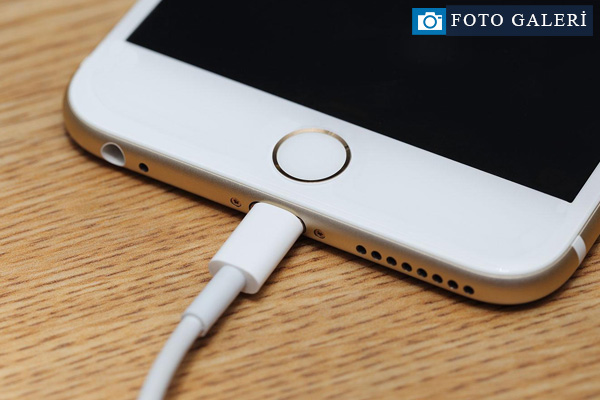 Telefonu gece şarjda bırakmak piline zarar verir mi? İşte doğru bildiğimiz yanlışlar!