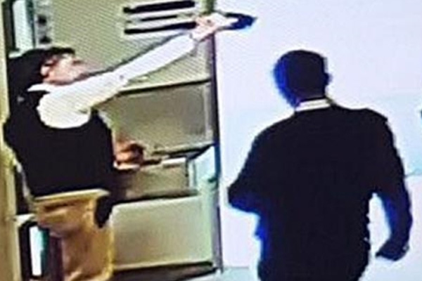 Ölülerle özçekim’in fotoğrafları ortaya çıktı