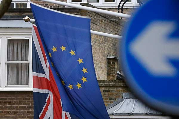 İngiltere adım adım AB'den ayrılıyor