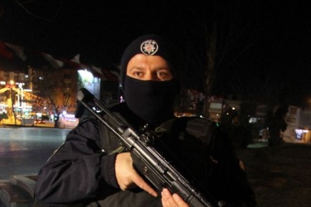 İstanbul'da asayiş uygulaması: 211 gözaltı