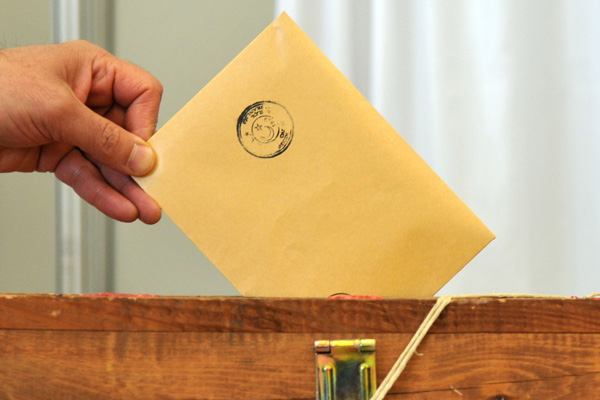 'Referandum 16 Nisan'da yapılacak'