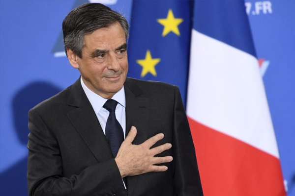 Fransa'nın merkez sağında 'haksız kazanç' soruşturması genişliyor