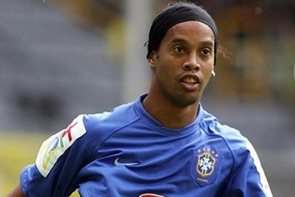 Ronaldinho tekrar Barcelona'da