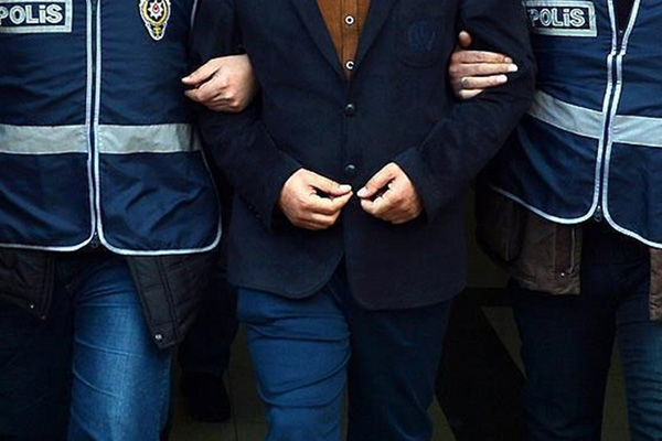 FETÖ Okulları yöneticisi 3 kişi tutuklandı