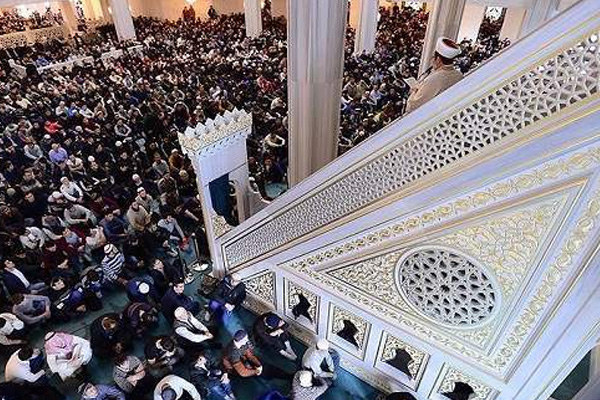 Cuma hutbesinde 'ailenin ve evliliğin önemi' vurgulanacak