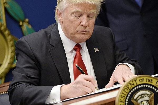 Trump'tan finansal imza