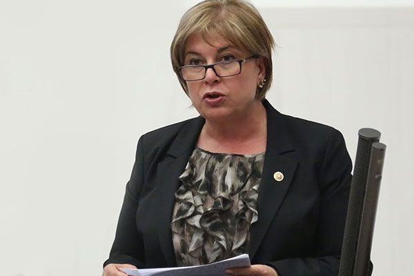 Elif Doğan Türkmen TBMM divan üyeliğinden istifa etti
