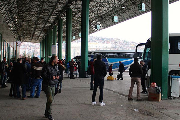 Sivil polisten yolcu otobüsünde trafik denetimi