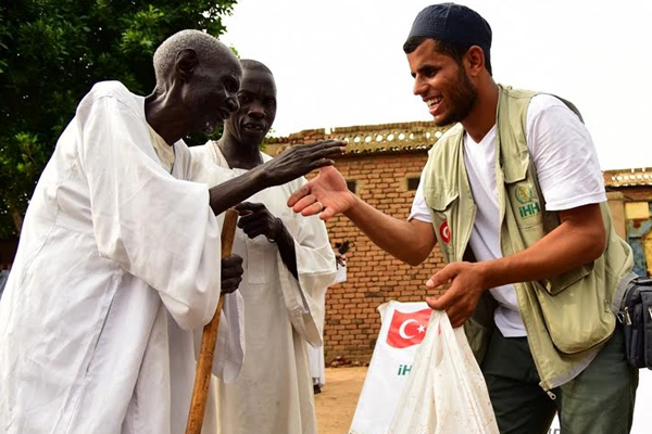 İHH Afrika’da 850 bin kişiye ulaştı