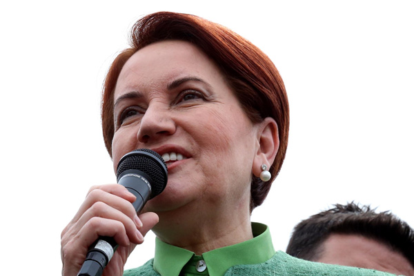 'Bahçeli, Akşener'i darbe girişimi üzerinden vuracak'