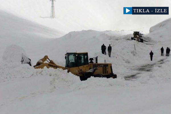 Belediye operatörü, çığdan saniyelerle kurtuldu.