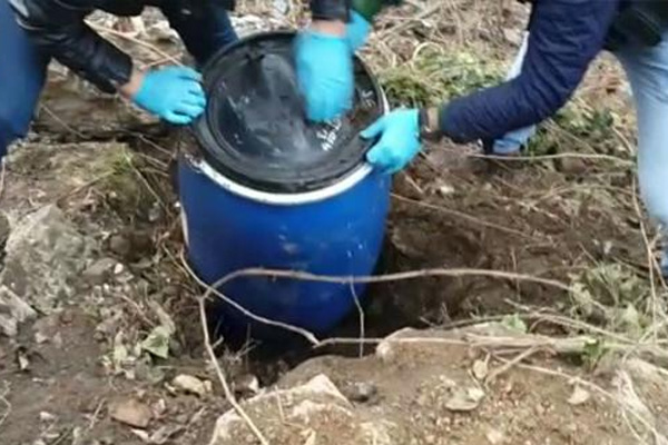 Ormanlık alana gömülü 99 kilo uyuşturucu çıktı