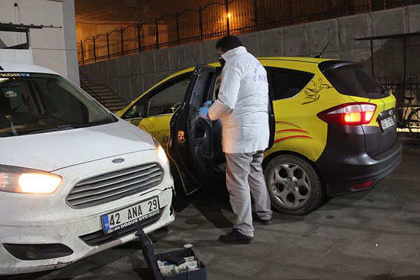 Taksi şoförü kalbinden bıçaklandı