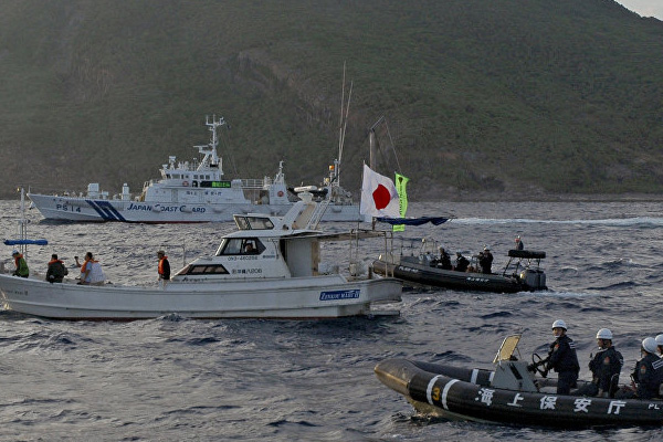 Çin savaş gemileri tartışmalı adaların yakınından geçti