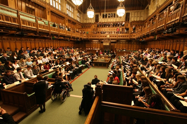 İngiltere İsrail'de yerleşim birimleri tasarısını kınadı