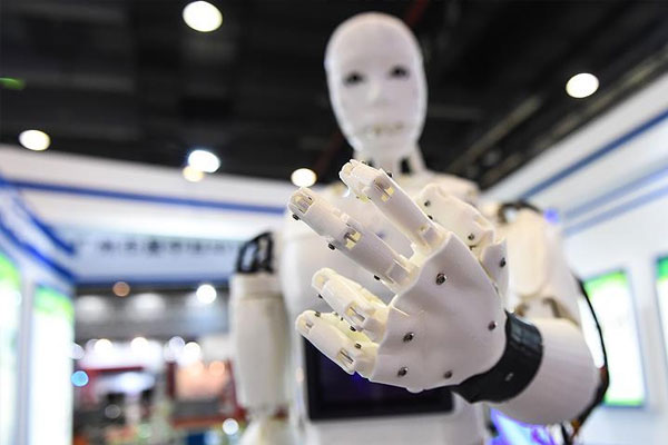 Yapay zekalı robot insanları yendi