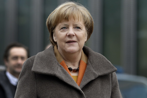 Merkel: Rusya'ya ambargolar henüz kaldırılamaz