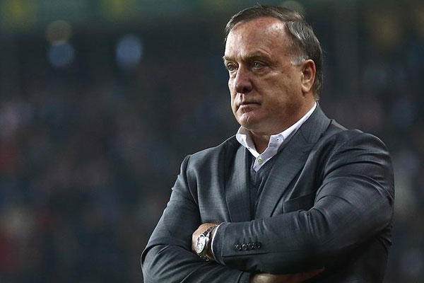 Fenerbahçe'den Advocaat'a teklif