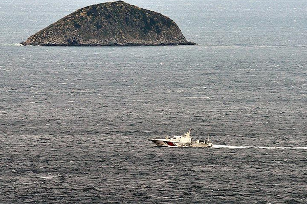 Kardak kayalıklarında devriyeler sürüyor