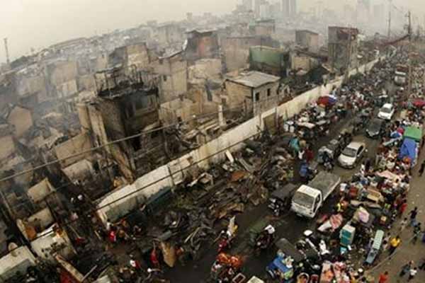 Filipinler'de yangın 15 bin kişiyi evsiz bıraktı