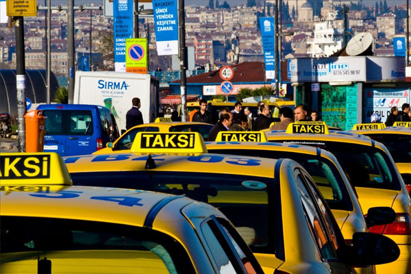 Taksi plakalarını kopyalayan dolandırıcı yakalandı