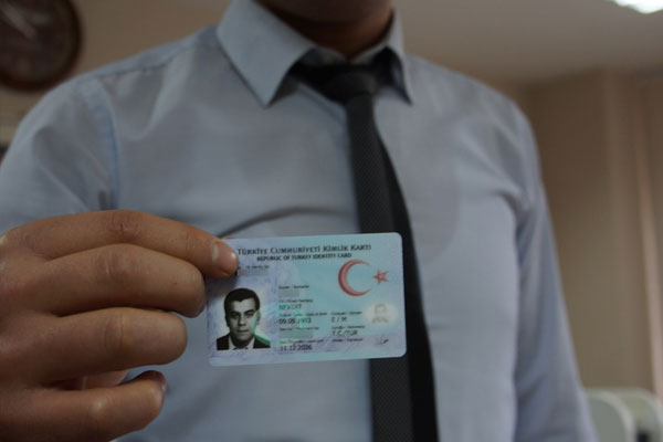 Yeni kimlik kartlarına bir ayda 2 milyon başvuru