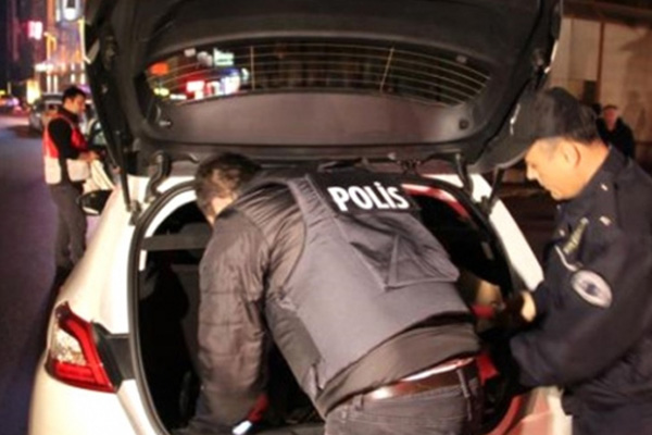 Bir günde 75 bin araç denetlendi