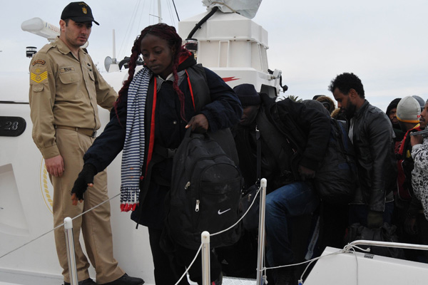 Çanakkale'de 46 göçmen yakalandı