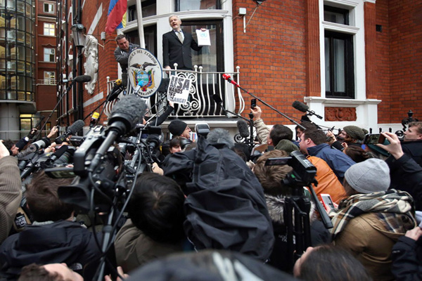 Ekvador'un başkan adayının vaadi: Julian Assange’ı elçilikten çıkaracağım