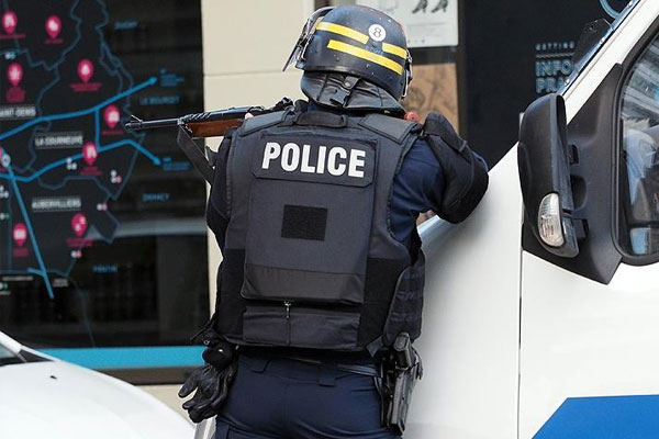 Fransa'da saldırı hazırlığındaki 4 kişi yakalandı