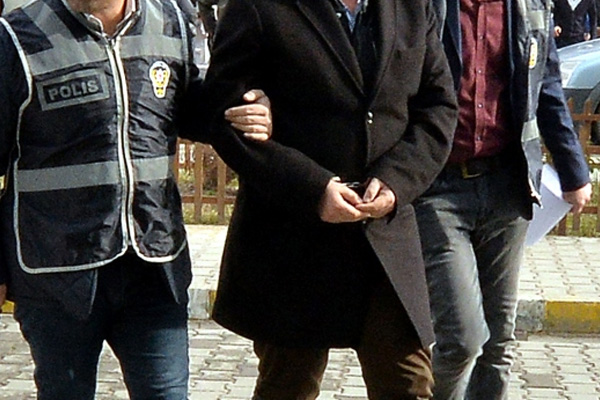 Uyuşturucu tacirleri polisten kaçamadı