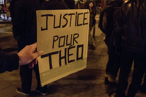 Tecavüzcü polislerin savunması Fransa'da gerginliği artırdı!