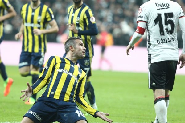 Beşiktaş van Persie'yi dava etti