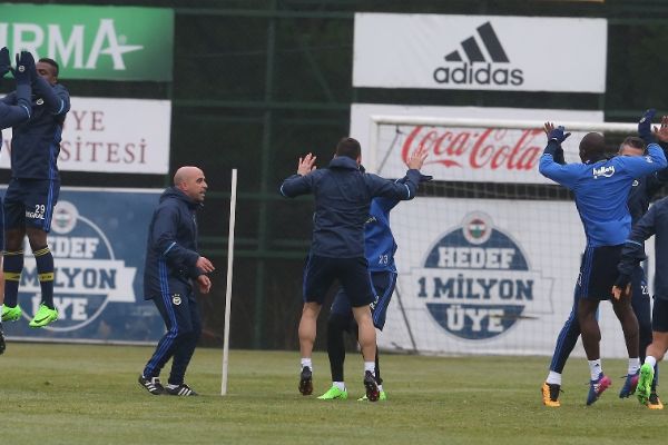 Referandum tarihi  Fenerbahçe'nin belini büktü