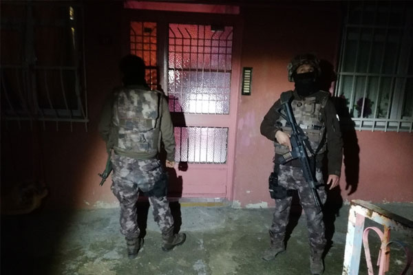 İstanbul’da şafak operasyonu