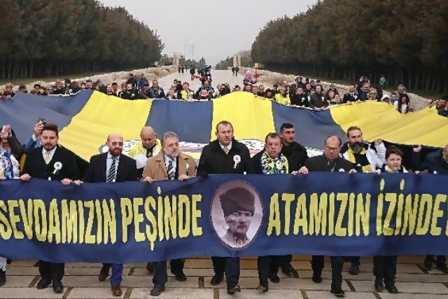 Fenerbahçeliler Ata'nın huzurunda