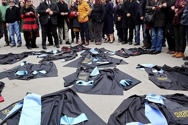 CHP’den İnsan Hakları Komisyonu’na akademisyen başvurusu