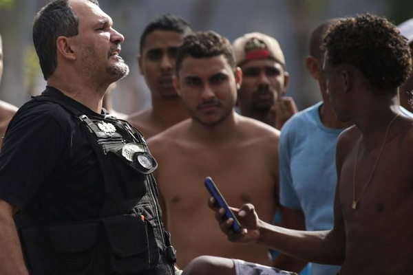 Brezilya'da polisler grevlerini sürdüyor