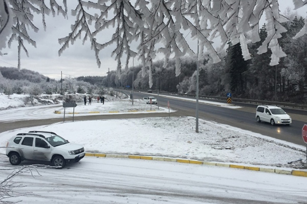 Bolu Dağı'nda kar yağışı başladı