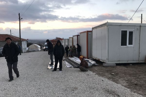 Deprem bölgesinde okullar bir gün daha tatil