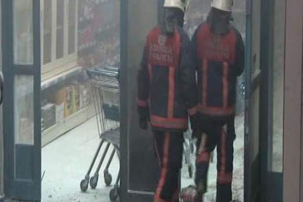 Kağıthane'de molotoflu ve ses bombalı saldırı